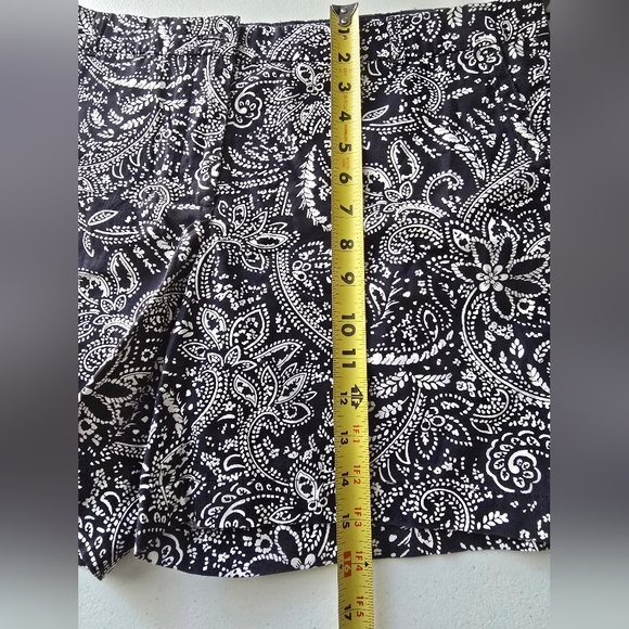 TALBOTS Weekend Short SHORTS Black White Button Floral NWT NEW size 14P - Picture 5 of 8